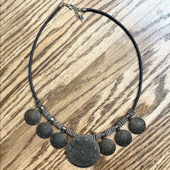 Coin/medallion necklace - Picture 5 of 6